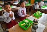 Hơn 33.000 học sinh ngộ độc thực phẩm vì bữa ăn học đường, cơ quan thực thi khai khống chi phí, mua sắm vô tội vạ, tổng thống lập tức cách chức dàn lãnh đạo
