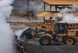 Điều động xe cẩu, máy xúc rầm rộ khai khác ‘kho báu’ lớn nhất thế giới, Trung Quốc bất ngờ ra cảnh báo rắn khi nước láng giềng ‘ngáng chân’