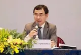 Giá cổ phiếu công ty lao dốc, lãnh đạo mạnh tay thu gom