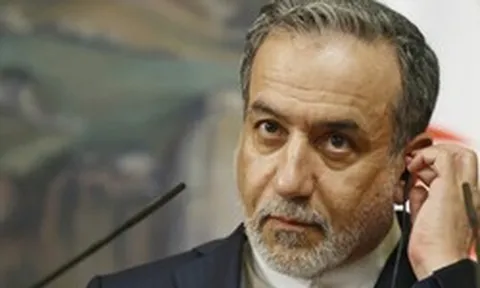 Iran “điểm mặt” những tàu không được qua eo biển Hormuz