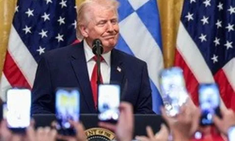 Ông Trump tiếp tục hoãn tấn công cơ sở năng lượng của Iran thêm 10 ngày