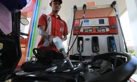 Một quốc gia Đông Nam Á nâng giá xăng tăng 48%, dầu diesel tăng 60%: Áp lực đè nặng lên túi tiền người dân