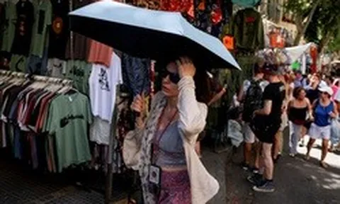 Người Việt trong cái nóng khủng khiếp ở châu Âu: Như trong phòng xông hơi, tức ngực, khó thở