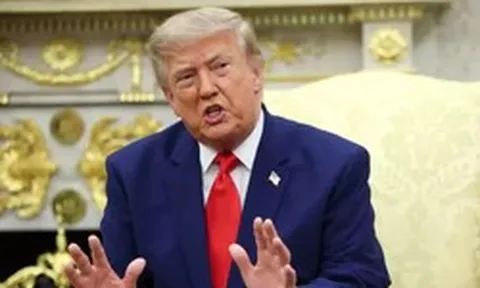 Tổng thống Trump tuyên bố Mỹ sẽ sớm tấn công 'pháo đài ngầm' Pickaxe của Iran