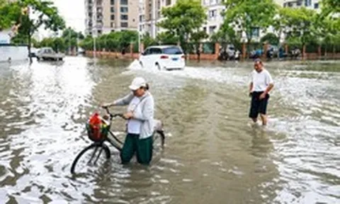 Thượng Hải chìm trong biển nước sau cơn mưa lịch sử: Liệu ‘thành phố thông minh’ có đủ để chống ngập?