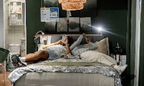 Xuất hiện xu hướng lạ tại Trung Quốc: Giới trẻ chia giường với người lạ để “tồn tại” giữa áp lực kinh tế