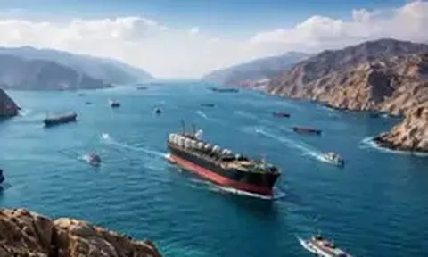 Iran tuyên bố tiếp tục phong toả eo biển Hormuz