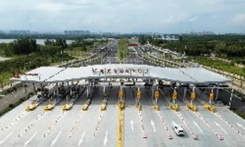 Đỉnh cao xây dựng Trung Quốc: Tung cỗ máy đào hầm kỷ lục thế giới, chính thức thông xe siêu hầm 2 tầng xuyên con sông dài thứ 2 đất nước