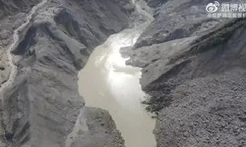 Ấn Độ cảnh giác với hàng ngàn hồ trên núi sau thảm hoạ ở Nepal