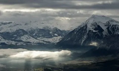 Cảnh báo nguy cơ thảm họa sông băng tại dãy Alps