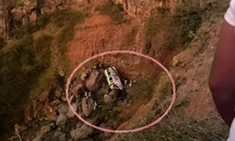 Xe buýt chở học sinh lao xuống vách đá, 25 người thiệt mạng: Hé lộ hành trình ngay trước thảm kịch xảy ra