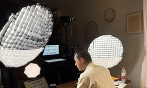 Thiên tài toán học từng bỏ học bổng MIT để đi tu: 8 năm sau hoàn tục, giờ livestream 12 tiếng/ngày kiếm sống, thừa nhận 'cần tiền'