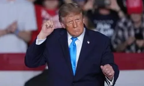 Người California phẫn nộ sau khi Tổng thống Trump nói cứ để Iran ‘xóa sổ’ Los Angeles, San Diego