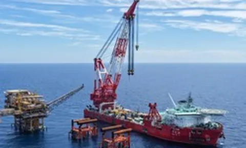 Phát hiện Trung Quốc vừa xây xong giàn khí ngoài khơi nặng gần 17.000 tấn, cao hơn toà nhà 28 tầng, 'gom' 1 triệu tấn CO2 mỗi năm
