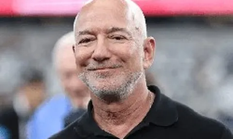 Tỷ phú Jeff Bezos: AI sẽ tạo ra kỷ nguyên các gia đình chỉ cần 1 người đi làm