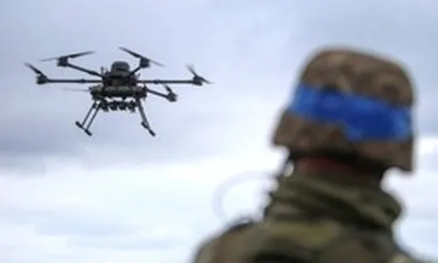 Mỹ siết Starlink, UAV của Ukraine hụt hơi trên chiến trường