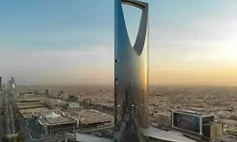 Ảrập Xêút đóng cửa tòa nhà biểu tượng giữa làn sóng tấn công của Houthi, hai phi công thiệt mạng
