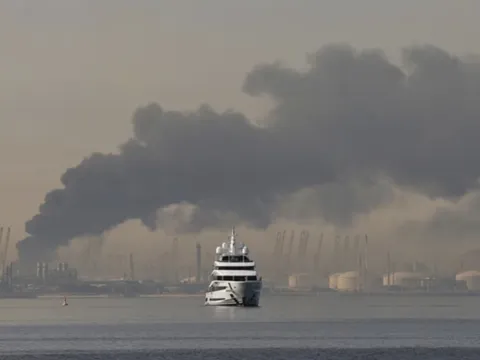 Cuộc chiến ở Iran đánh vào 'huyết mạch’ thương mại toàn cầu?