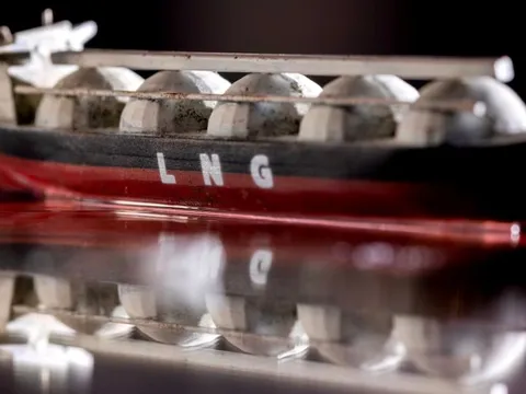 Hàng loạt tàu đang đến châu Âu thì quay đầu, lục địa già bất ngờ mất nửa triệu mét khối khí đốt