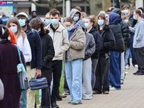 Một dịch bệnh nghiêm trọng đang bùng phát tại Anh, giới chức cảnh báo về “sự kiện siêu lây nhiễm”