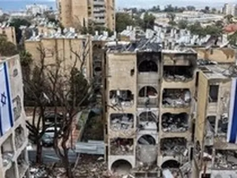 Sau một tháng giao tranh: Israel dọa 'leo thang', Iran gửi lời tới các nước láng giềng