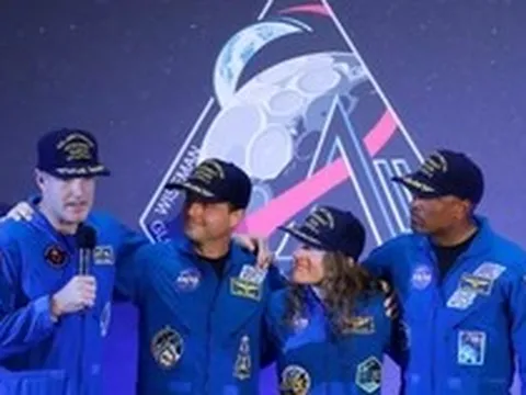 Phi hành gia NASA chia sẻ nỗi sợ khi lao nhanh hơn tên lửa siêu vượt âm