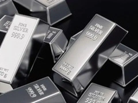 Tăng 140% trong 1 năm qua, nhà đầu tư lâu dài hưởng lợi lớn: Kim loại anh em của vàng vươn lên, khẳng định tiềm năng tích trữ dài hạn