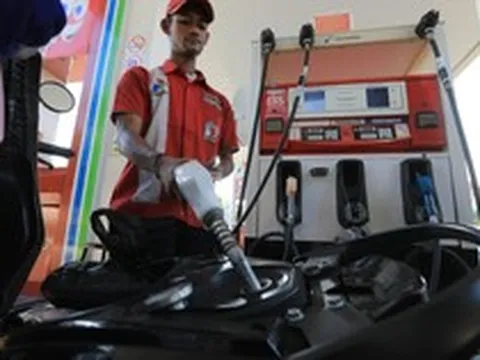 Một quốc gia Đông Nam Á nâng giá xăng tăng 48%, dầu diesel tăng 60%: Áp lực đè nặng lên túi tiền người dân