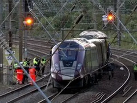 Va chạm tàu hỏa ở Anh khiến gần 100 người thương vong