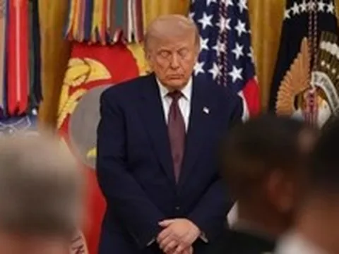 Iran nắm đằng chuôi, Tổng thống Mỹ Trump chưa thoát ‘tâm bão’