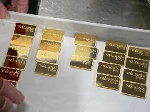 Đột kích công ty vàng doanh thu 2 triệu tỷ đồng, phát hiện giám đốc nhận lương 5 triệu đồng/tháng, nghi khai khống 40% lượng vàng