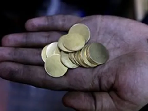 Giá vàng bốc hơi 29% giá trị so với đỉnh, chưa dừng đà tăng khi thị trường dự đoán 64% khả năng Fed tăng lãi suất