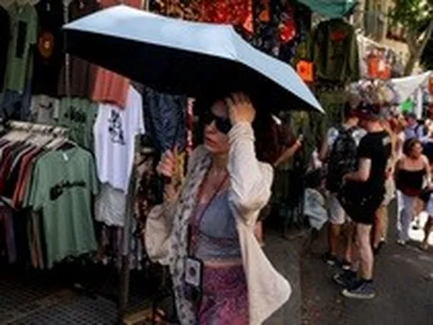 Người Việt trong cái nóng khủng khiếp ở châu Âu: Như trong phòng xông hơi, tức ngực, khó thở