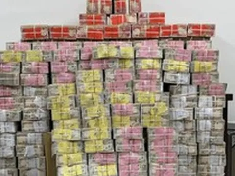 Tịch thu hơn 520 tỷ tiền mặt cùng 5 kg vàng của cựu quan chức dầu khí Iraq